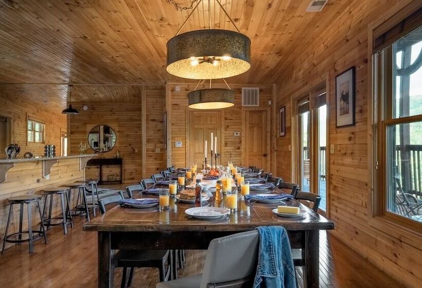 Hickory Ridge By Avantstay Incredible Private Elevated Cabin Sleeps 20!