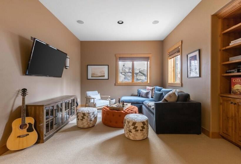 Highline By Avantstay Breathtaking Mountain Home W/ Hot Tub & Views