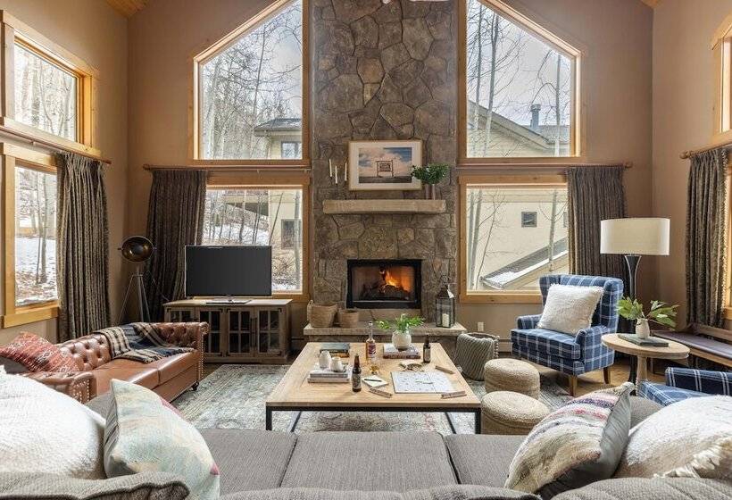 Highline By Avantstay Breathtaking Mountain Home W/ Hot Tub & Views