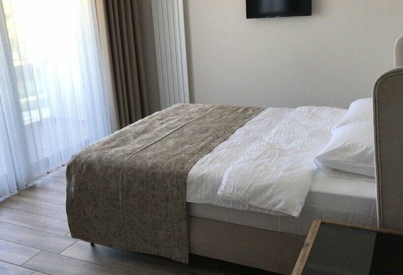 Хостел Anti̇goni̇a Buti̇k Otel