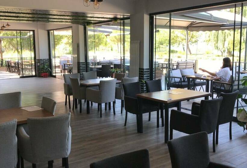 Хостел Anti̇goni̇a Buti̇k Otel