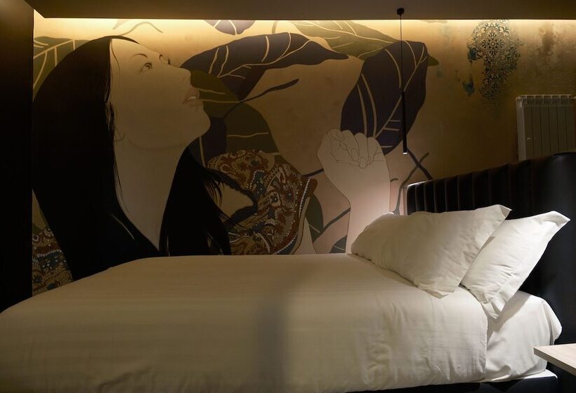 פונדק Lamberti Boutique