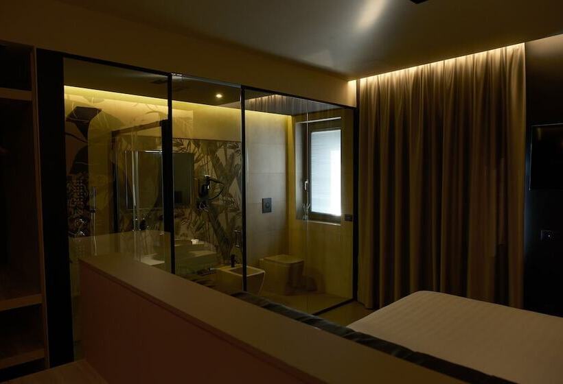 פונדק Lamberti Boutique