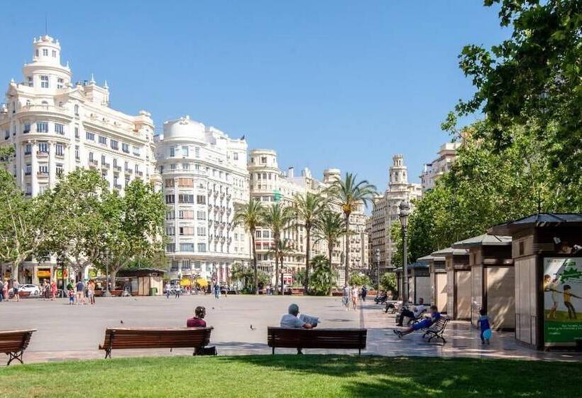 مسافرخانه Nalu Valencia Boutique Rooms