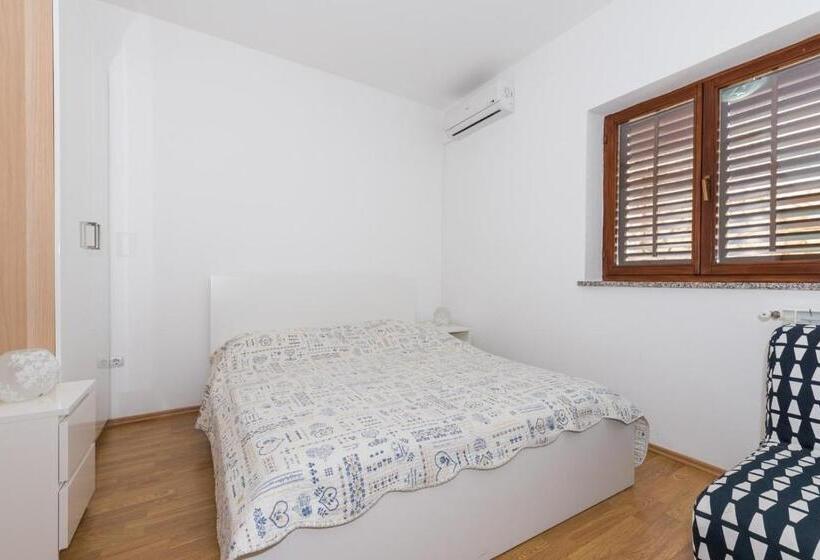 Отель Apartments Villa Adria