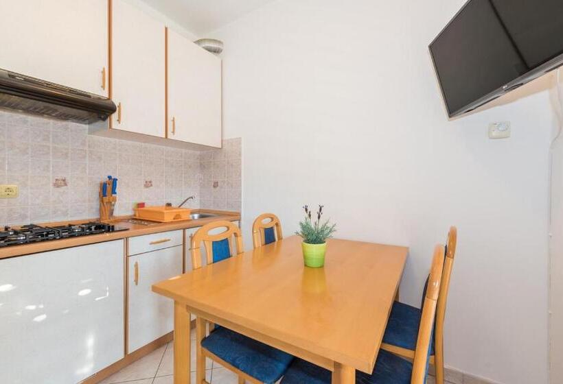 Отель Apartments Villa Adria