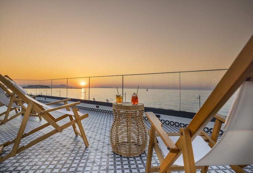 Отель Calla Luxury Seafront Suites