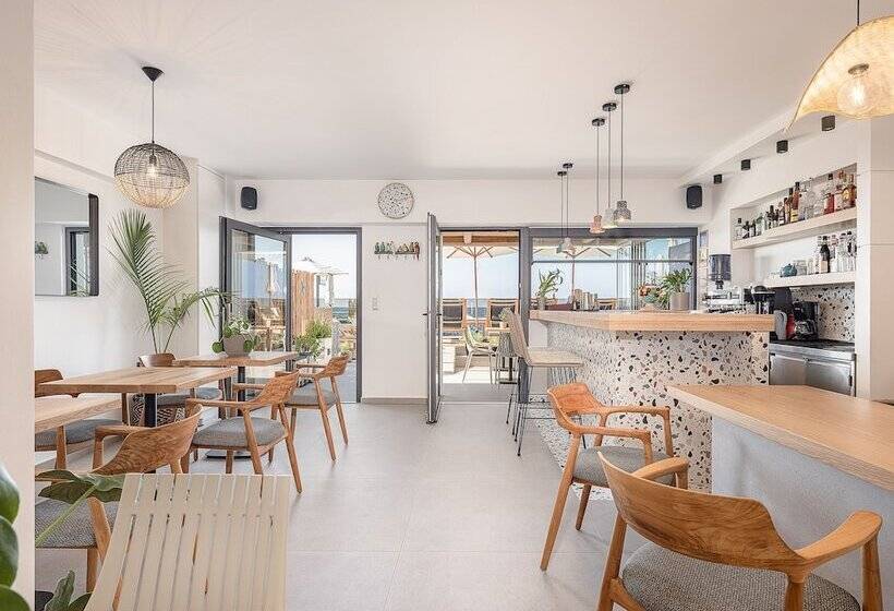 Отель Calla Luxury Seafront Suites