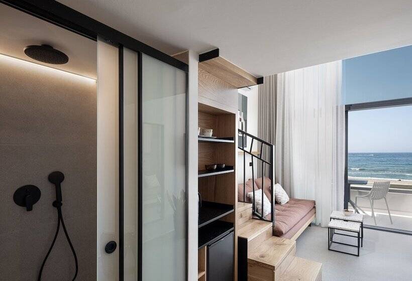 Отель Calla Luxury Seafront Suites