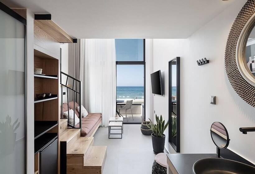 Отель Calla Luxury Seafront Suites