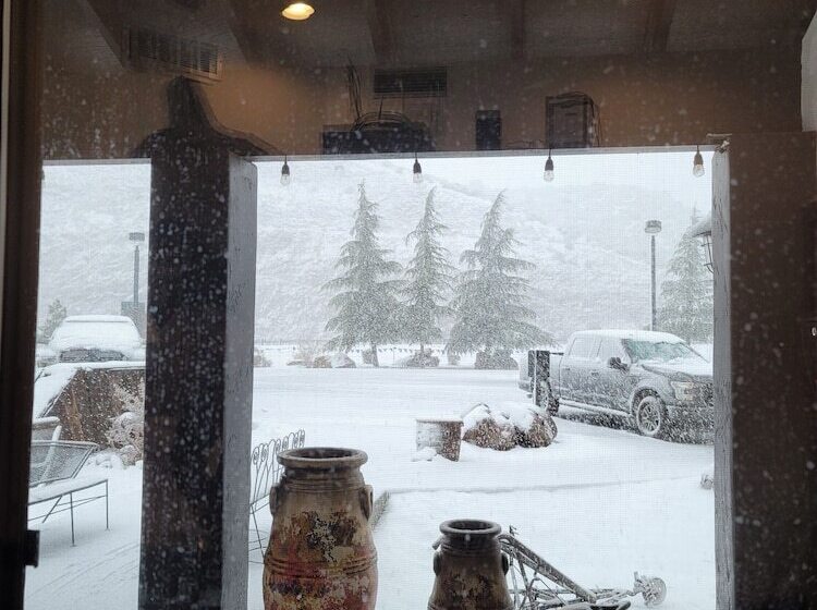 酒店 Creekside Lodge And Cabins