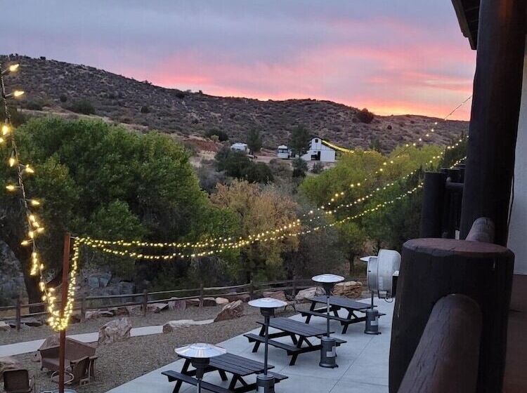 酒店 Creekside Lodge And Cabins