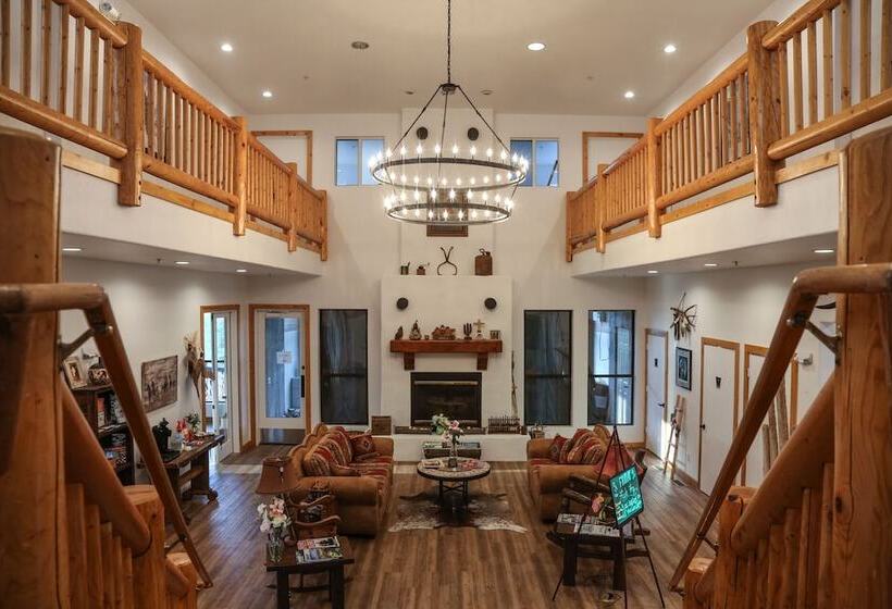 酒店 Creekside Lodge And Cabins