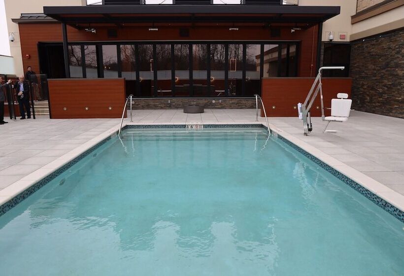 هتل Four Winds Casino South Bend