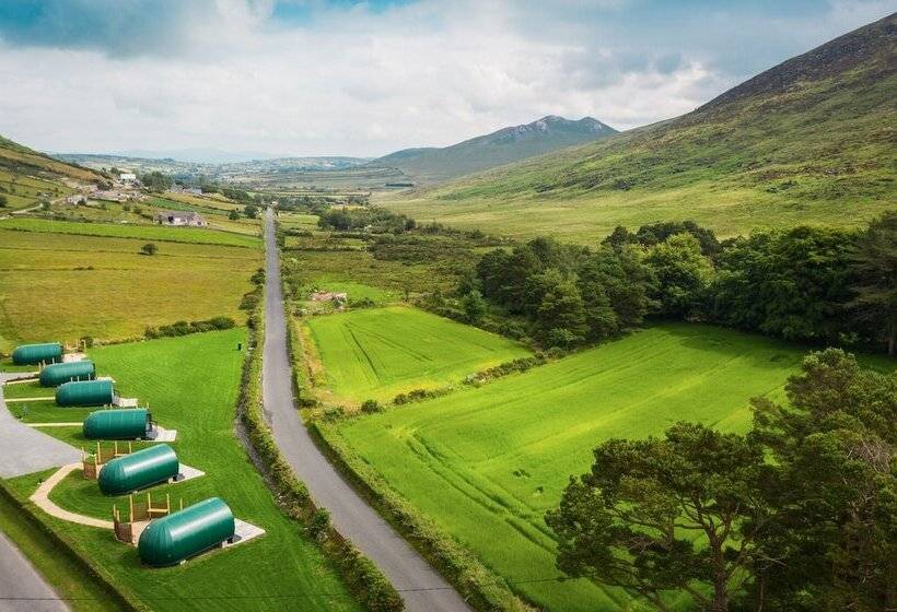 Отель Further.space At Leitrim Lodge