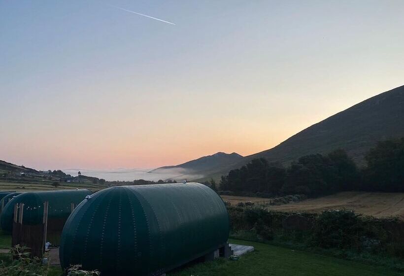 Отель Further.space At Leitrim Lodge