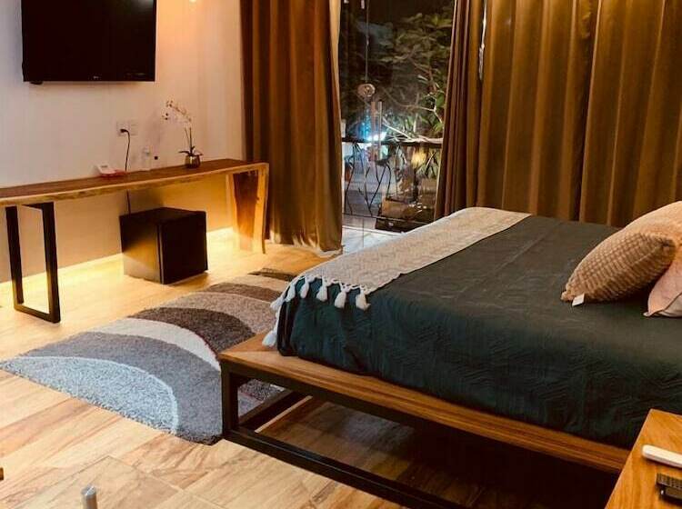 ホテル Garden Suites Tonlá