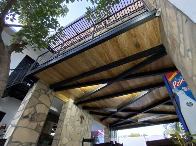 ホテル Garden Suites Tonlá