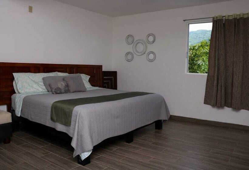 ホテル Garden Suites Tonlá