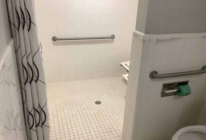 Отель Heritage Park Inn