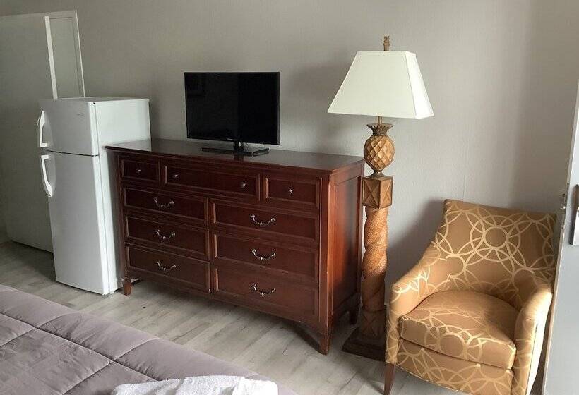 Отель Heritage Park Inn