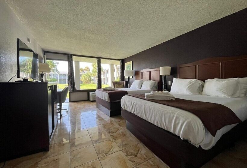 Отель Heritage Park Inn