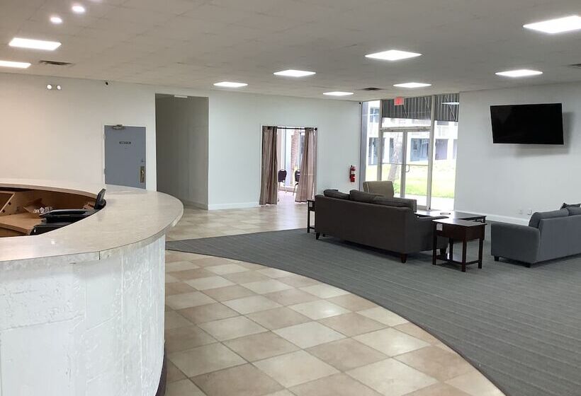 Отель Heritage Park Inn