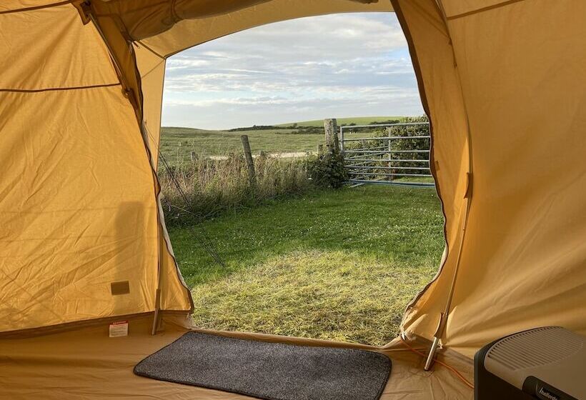 호텔 Impeccable 1 Bed Bell Tent Near Holyhead