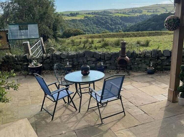 בית מלון כפרי Inviting 4 Berth Caravan In Hebden Bridge