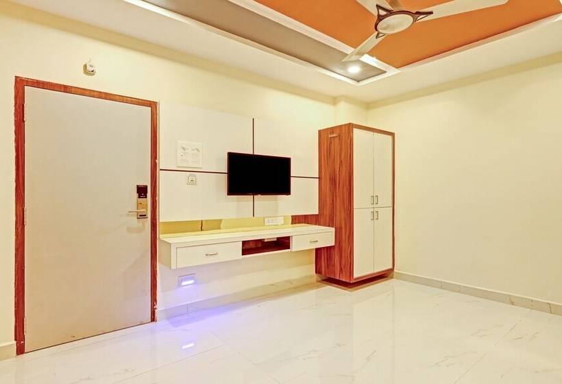 Itsy Hotels Sri Sai Grand Inn