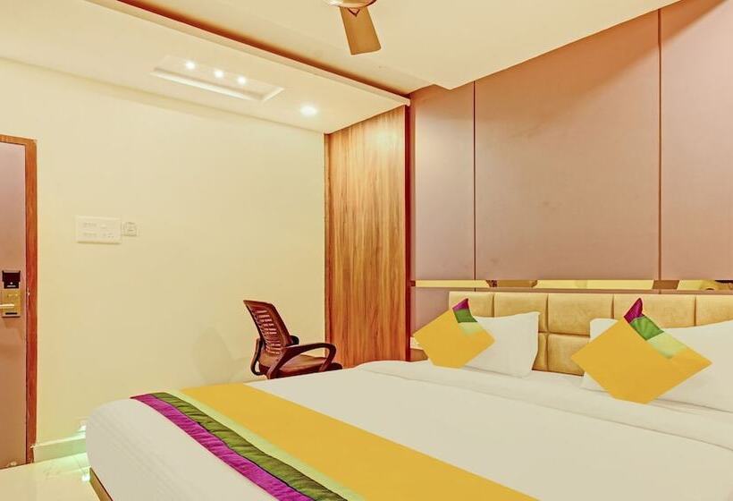 Itsy Hotels Sri Sai Grand Inn