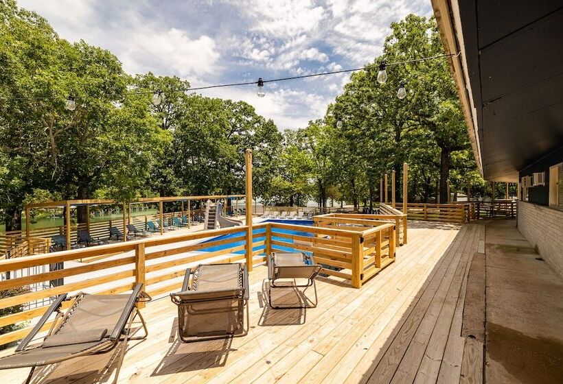 هتل Kimberling Cove M1