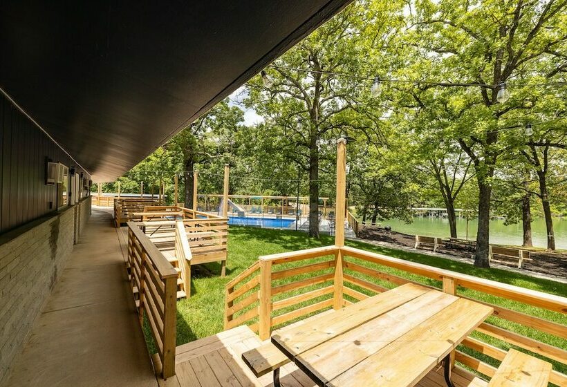 Отель Kimberling Cove M9