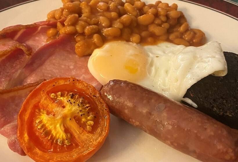 בית מלון כפרי Lovat Arms