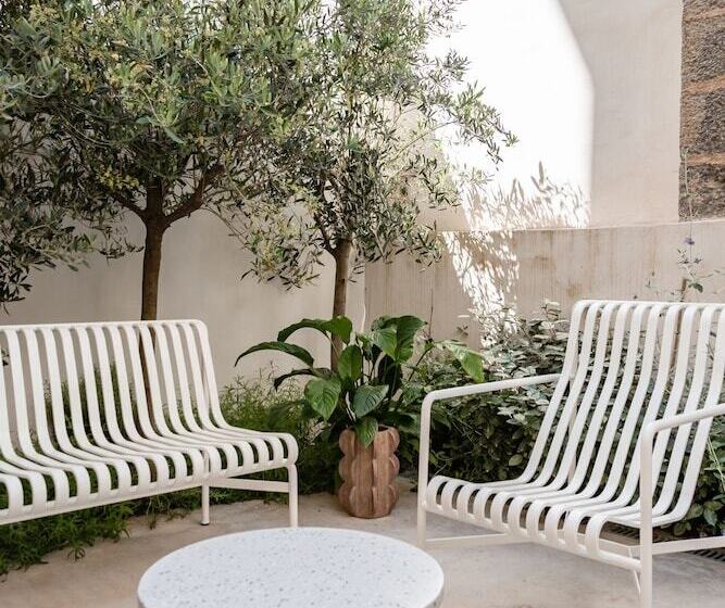 هتل Meem Townhouse