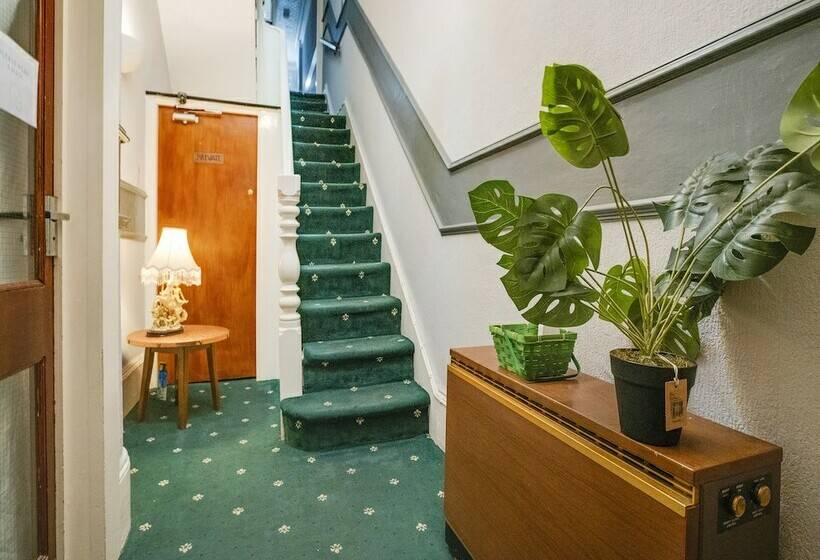 Chesterton Hotel, Blackpool South Shore