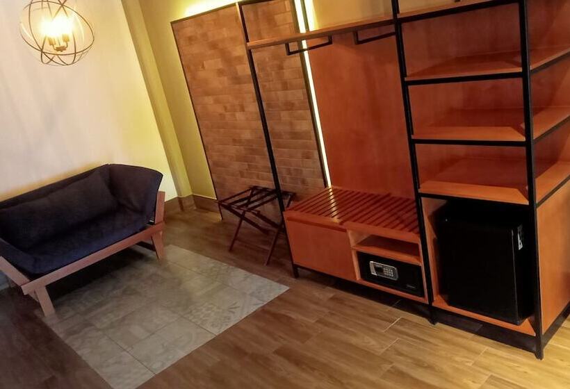 Отель Plaza Xihuingo