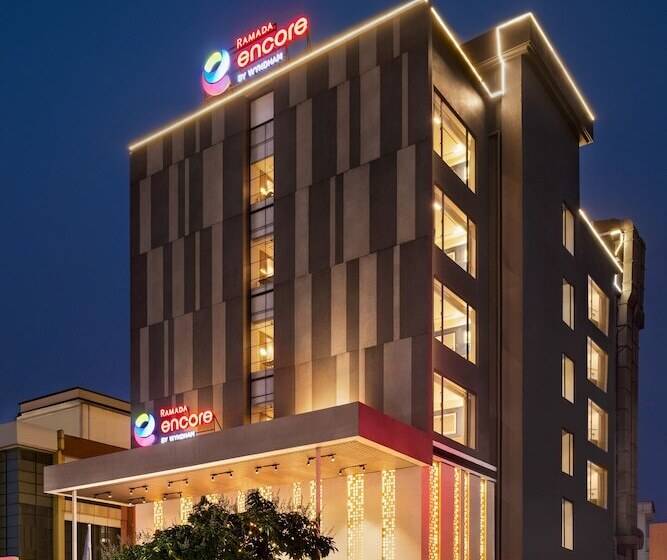 ホテル Ramada Encore By Wyndham Siliguri Sevoke Road