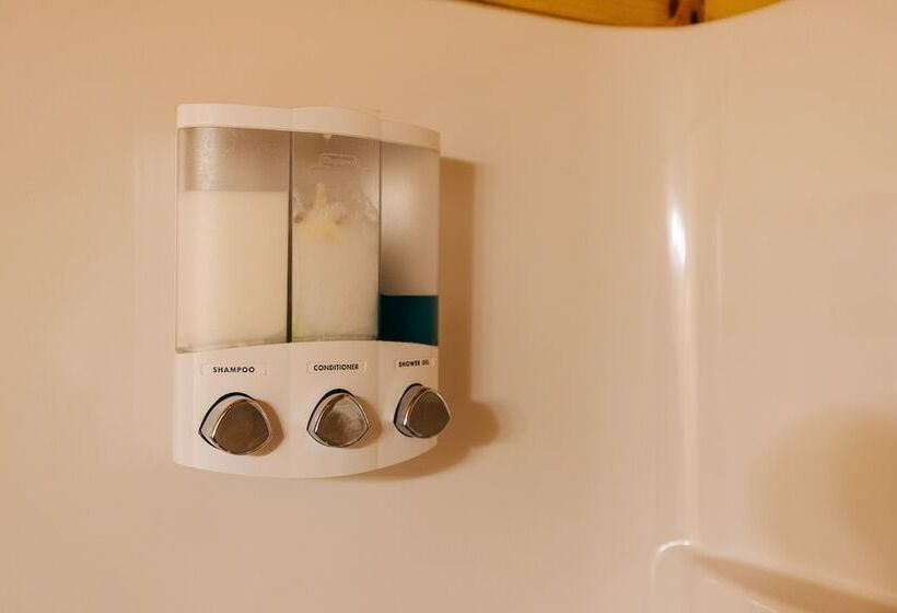 בית מלון כפרי Shire Valley Cabins, Charming Dayton Retreat