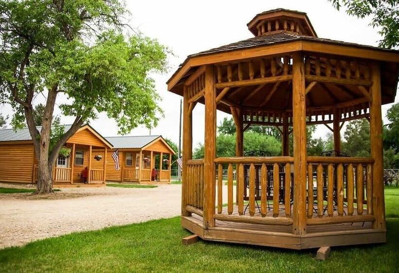 בית מלון כפרי Shire Valley Cabins, Charming Dayton Retreat