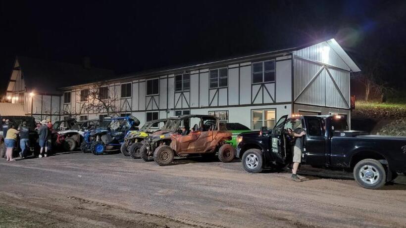 בית מלון כפרי Snow Chasers Lodge