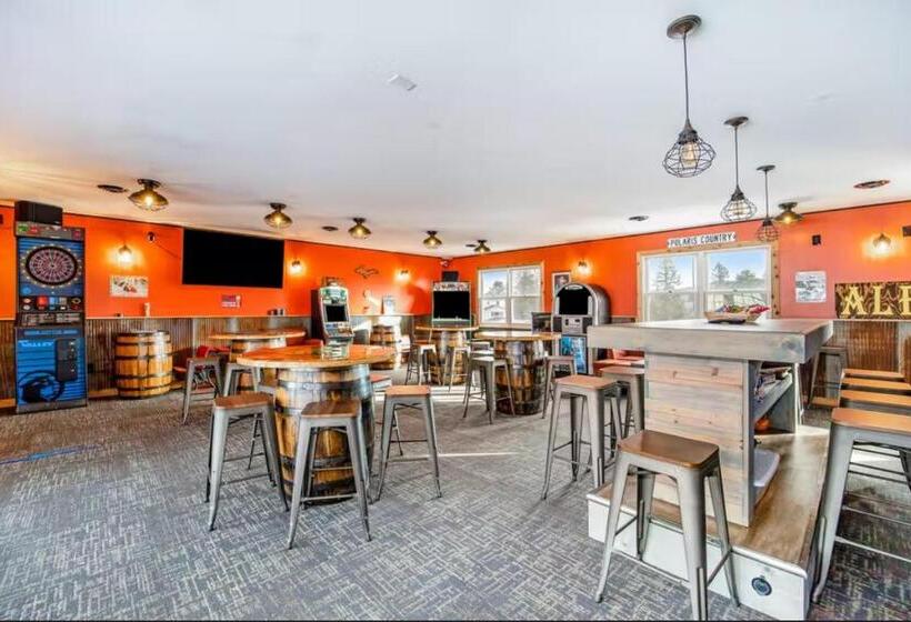 בית מלון כפרי Snow Chasers Lodge