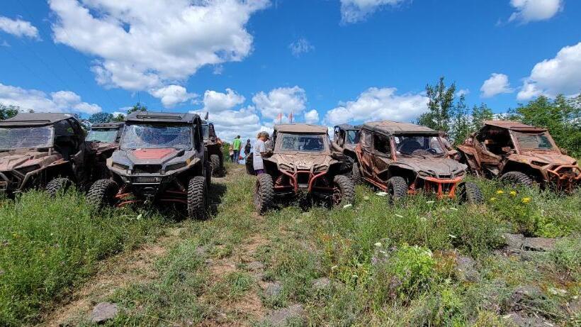 בית מלון כפרי Snow Chasers Lodge