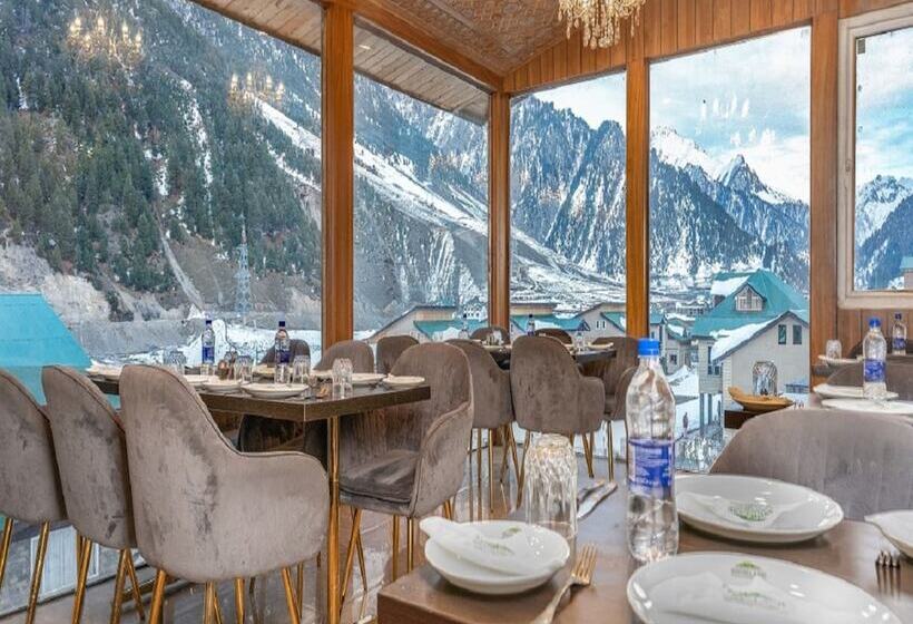 Hotel Snowland Sonmarg