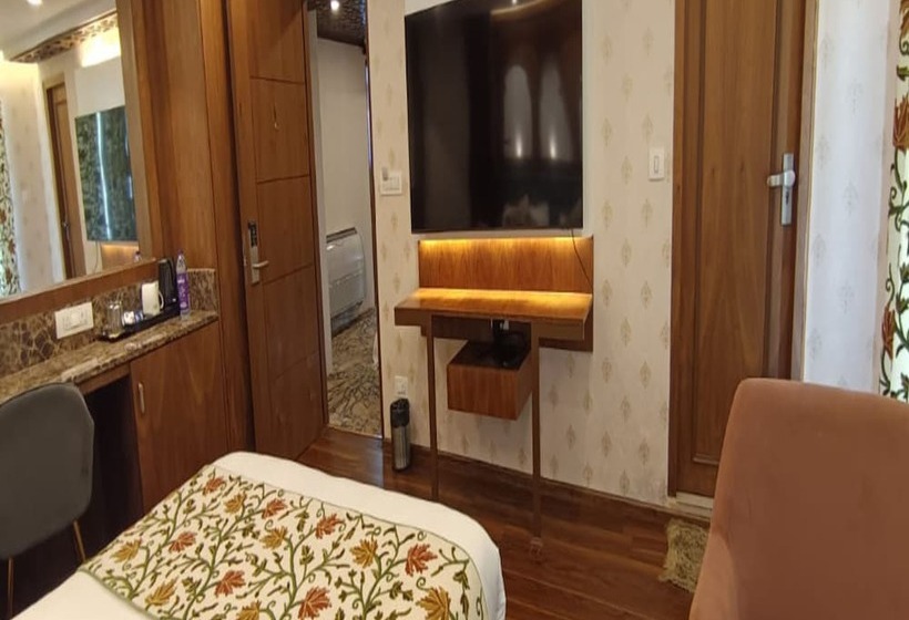 Hotel Snowland Sonmarg