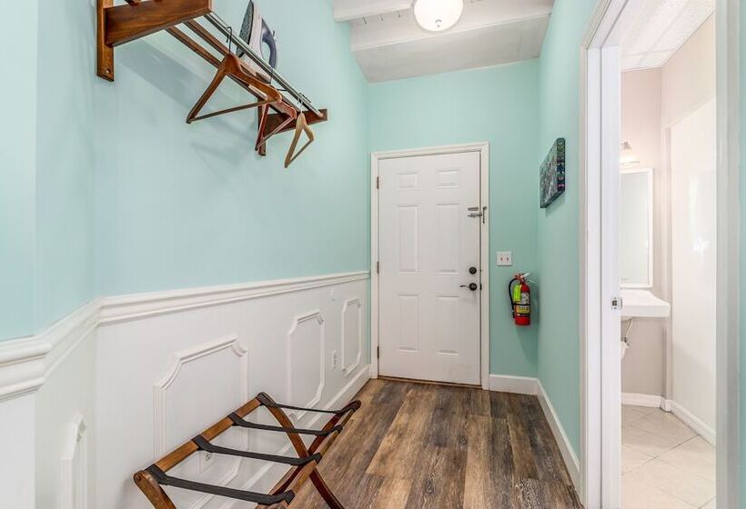 فندق The Breezy Inn