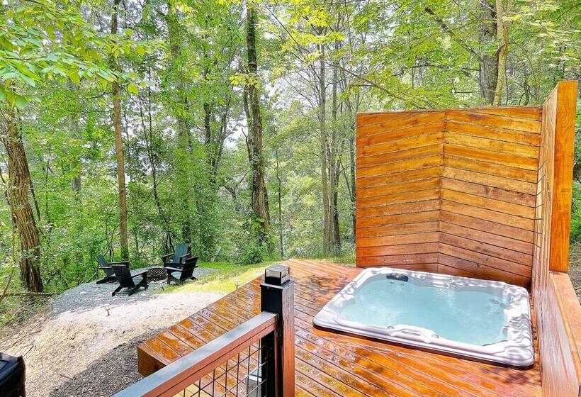 בית מלון כפרי The Glamping Collective