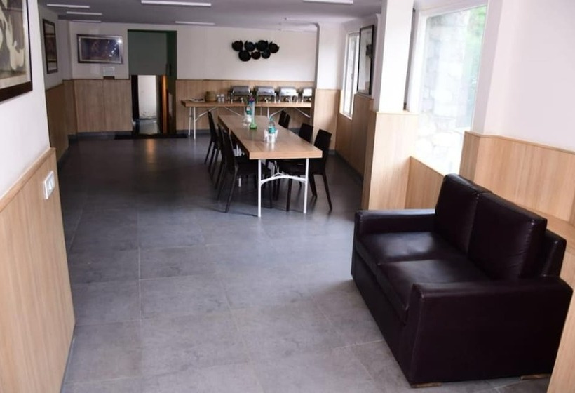 ホテル The Himalayan Vista