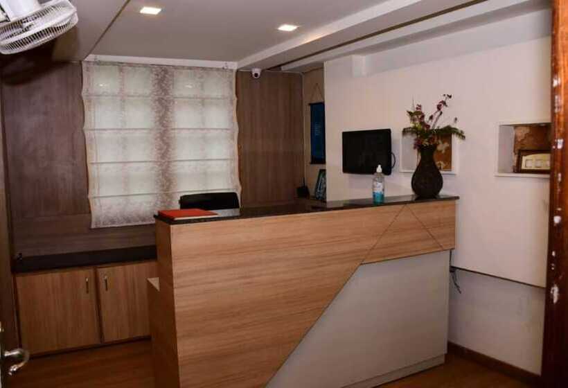 ホテル The Himalayan Vista