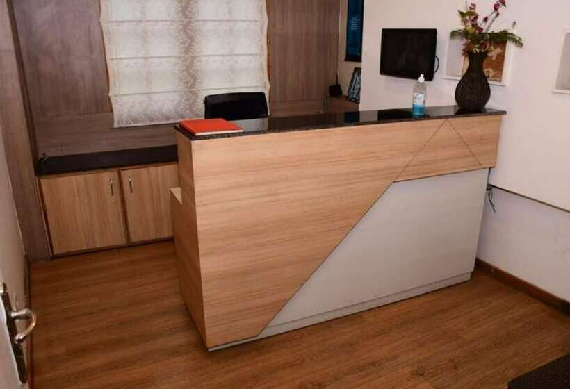 ホテル The Himalayan Vista